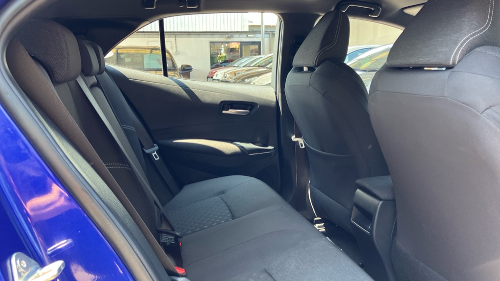 Toyota Corolla 2.0 Hybrid 178 Icon 5dr CVT Hybrid Hatchback - Image 8