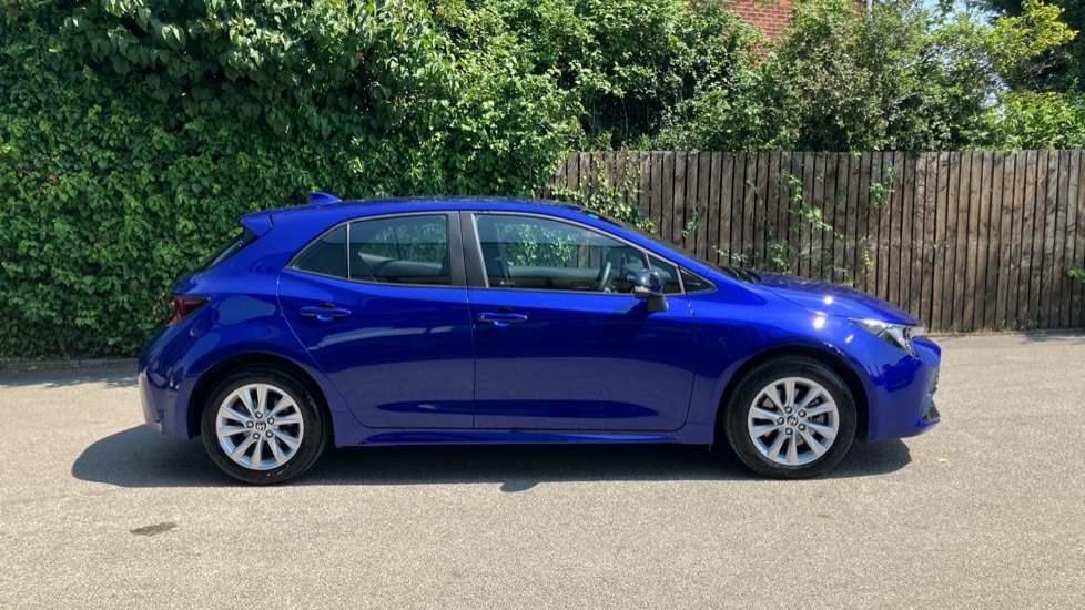 Toyota Corolla 2.0 Hybrid 178 Icon 5dr CVT Hybrid Hatchback - Image 23