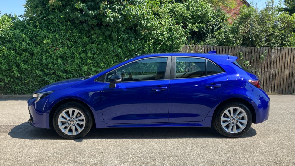 Toyota Corolla 2.0 Hybrid 178 Icon 5dr CVT Hybrid Hatchback - Image 24