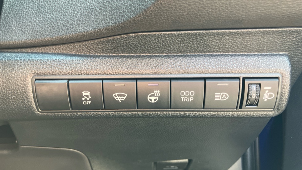 Toyota Corolla 2.0 Hybrid 178 Icon 5dr CVT Hybrid Hatchback - Image 57