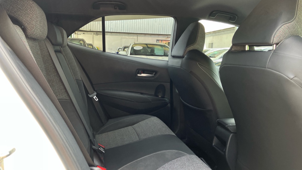 Toyota Corolla 1.8 Hybrid Design 5dr CVT Hybrid Hatchback - Image 8