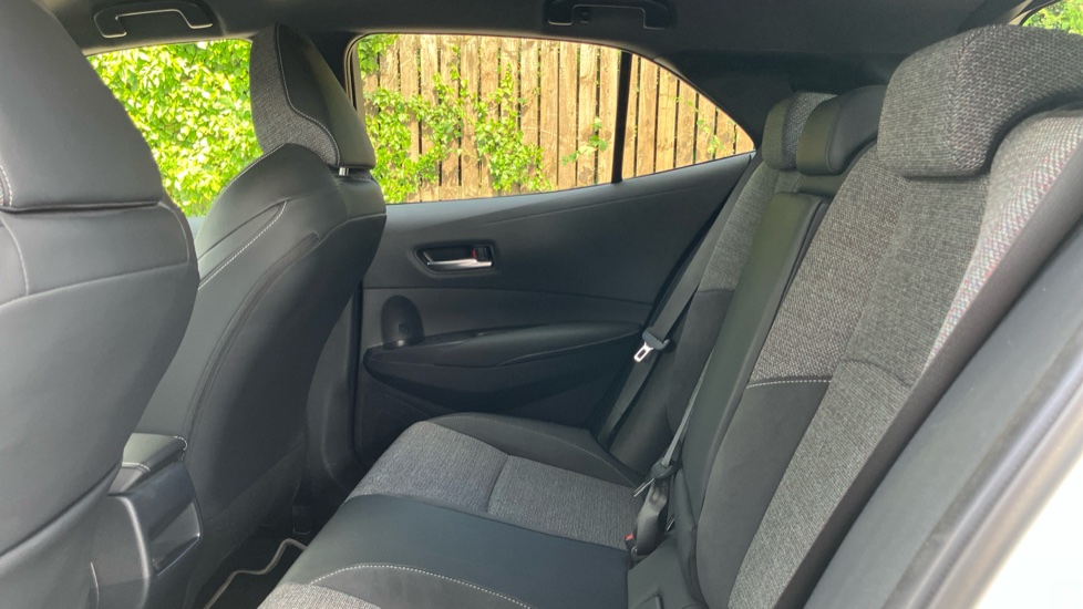 Toyota Corolla 1.8 Hybrid Design 5dr CVT Hybrid Hatchback - Image 15