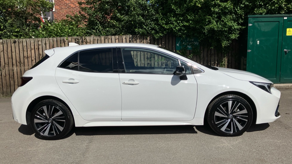 Toyota Corolla 1.8 Hybrid Design 5dr CVT Hybrid Hatchback - Image 23
