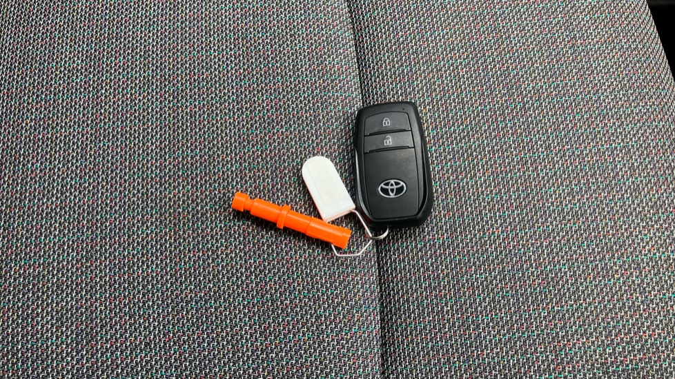 Toyota Corolla 1.8 Hybrid Design 5dr CVT Hybrid Hatchback - Image 28