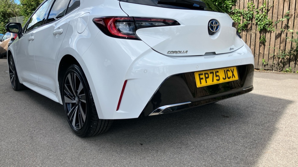 Toyota Corolla 1.8 Hybrid Design 5dr CVT Hybrid Hatchback - Image 32