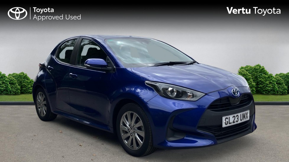Toyota Yaris 1.5 Hybrid Icon 5dr CVT Hybrid Hatchback - Image 1