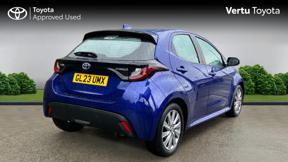 Toyota Yaris 1.5 Hybrid Icon 5dr CVT Hybrid Hatchback - Image 2
