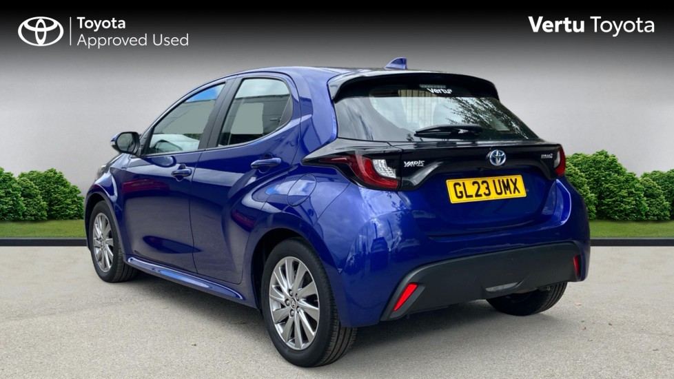 Toyota Yaris 1.5 Hybrid Icon 5dr CVT Hybrid Hatchback - Image 4