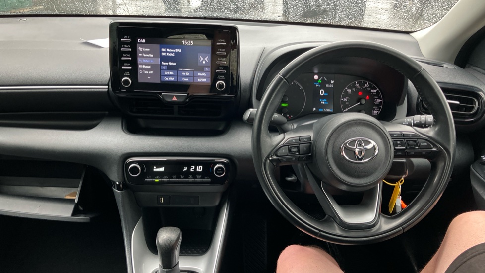 Toyota Yaris 1.5 Hybrid Icon 5dr CVT Hybrid Hatchback - Image 6