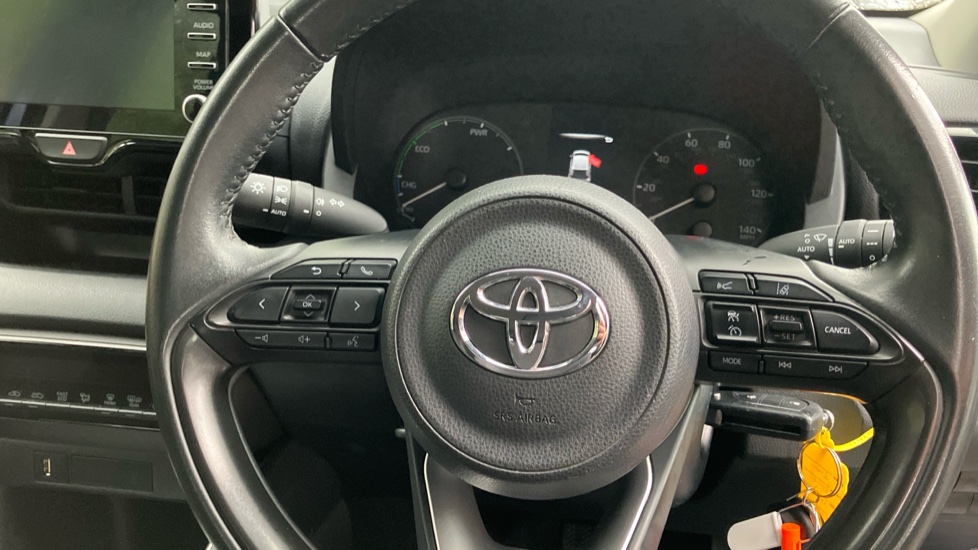 Toyota Yaris 1.5 Hybrid Icon 5dr CVT Hybrid Hatchback - Image 10