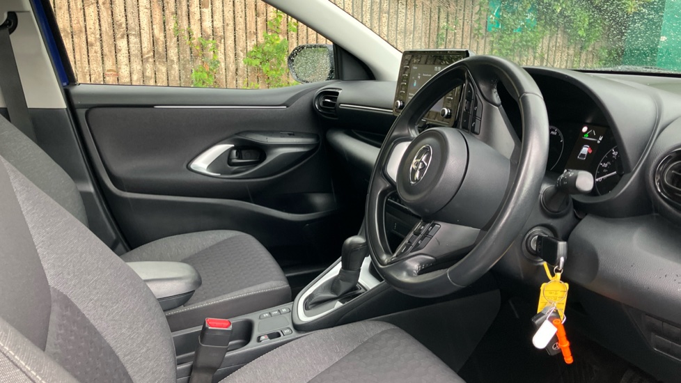 Toyota Yaris 1.5 Hybrid Icon 5dr CVT Hybrid Hatchback - Image 12