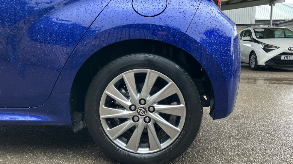 Toyota Yaris 1.5 Hybrid Icon 5dr CVT Hybrid Hatchback - Image 25