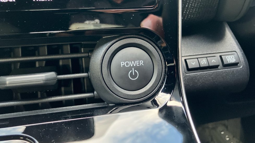 Toyota bZ4X 150kW Pure 71.4kWh 5dr Auto Electric Hatchback - Image 16