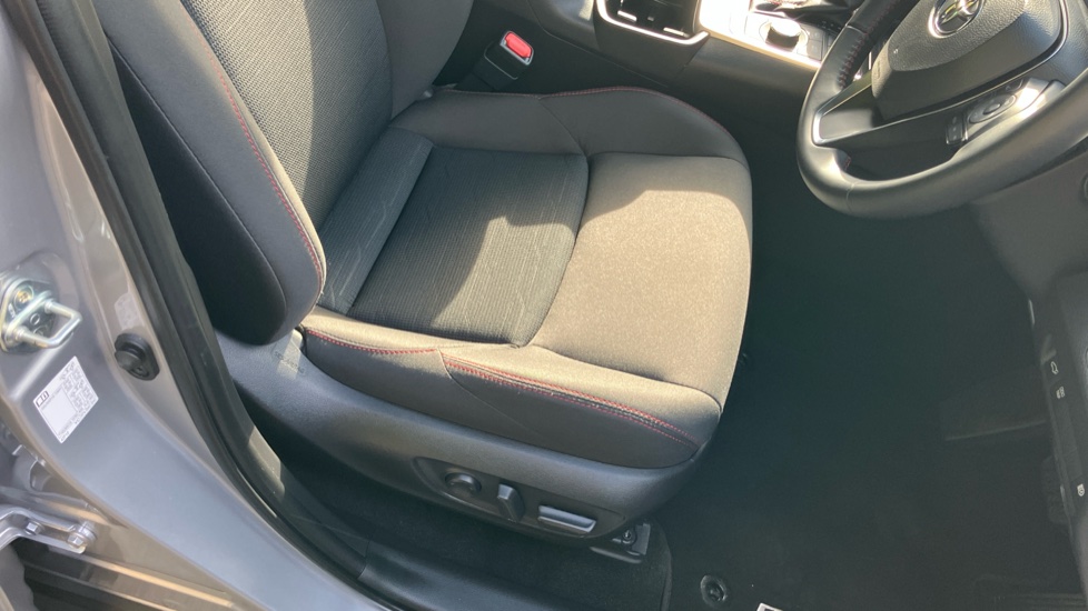 Toyota RAV4 2.5 PHEV Design 5dr CVT Estate - Image 17