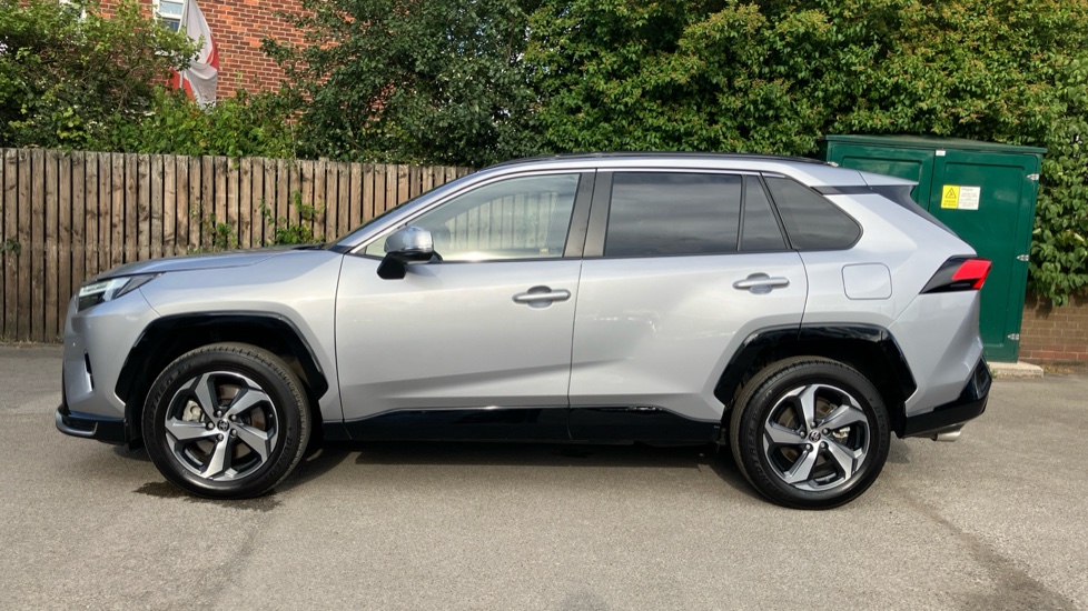 Toyota RAV4 2.5 PHEV Design 5dr CVT Estate - Image 24