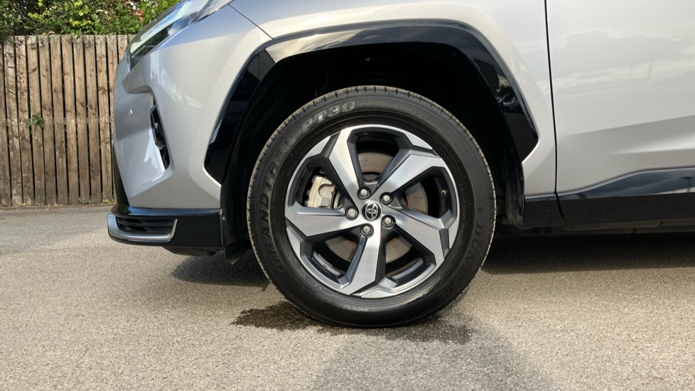 Toyota RAV4 2.5 PHEV Design 5dr CVT Estate - Image 25