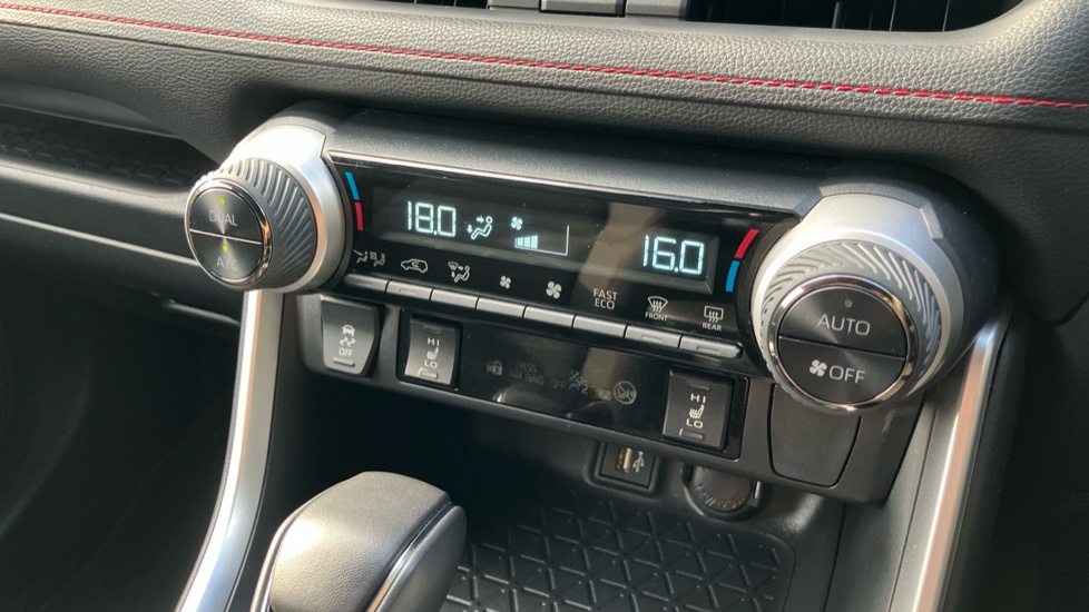 Toyota RAV4 2.5 PHEV Design 5dr CVT Estate - Image 36