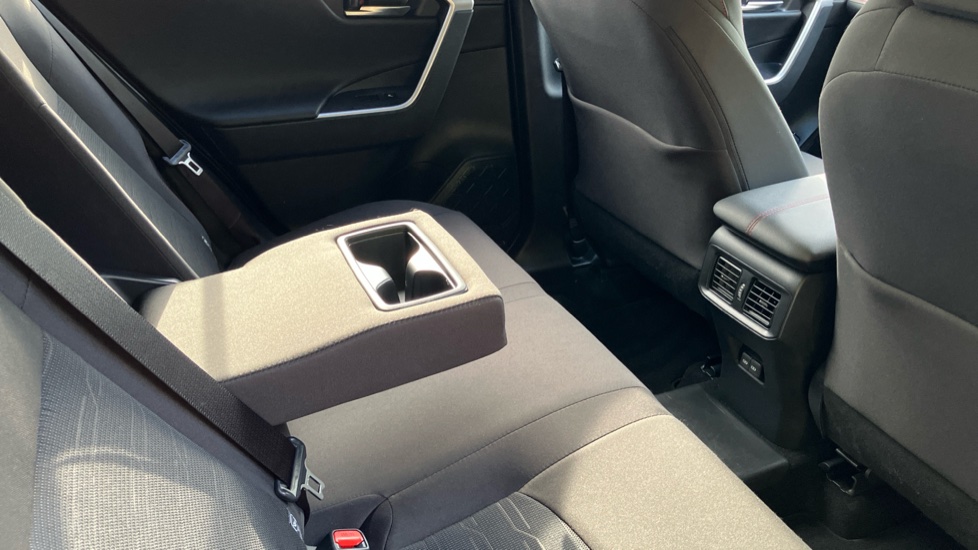 Toyota RAV4 2.5 PHEV Design 5dr CVT Estate - Image 38