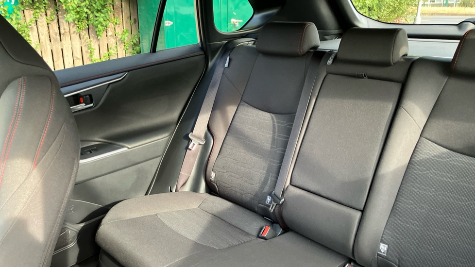 Toyota RAV4 2.5 PHEV Design 5dr CVT Estate - Image 40