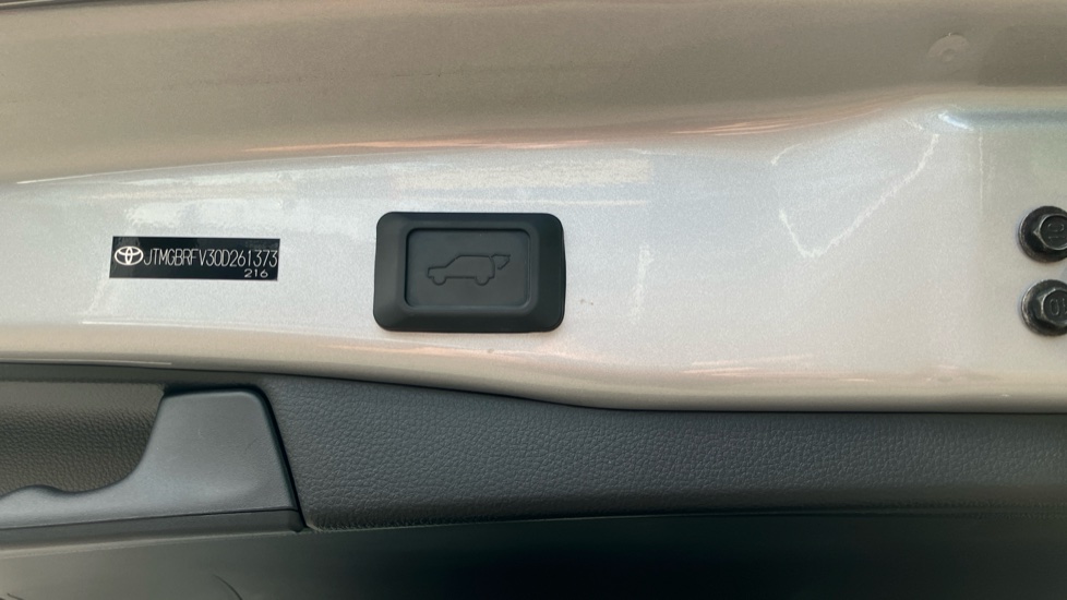 Toyota RAV4 2.5 PHEV Design 5dr CVT Estate - Image 47