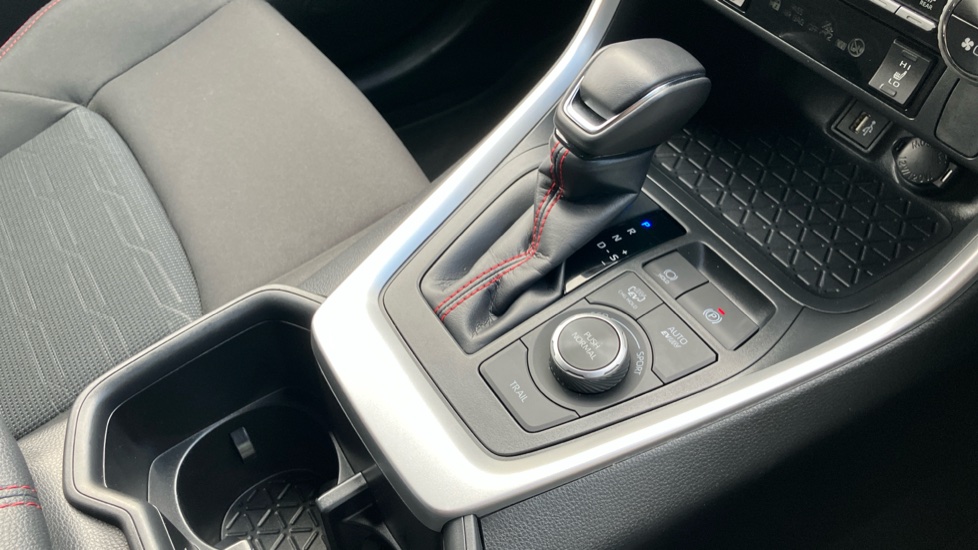 Toyota RAV4 2.5 PHEV Design 5dr CVT Estate - Image 54