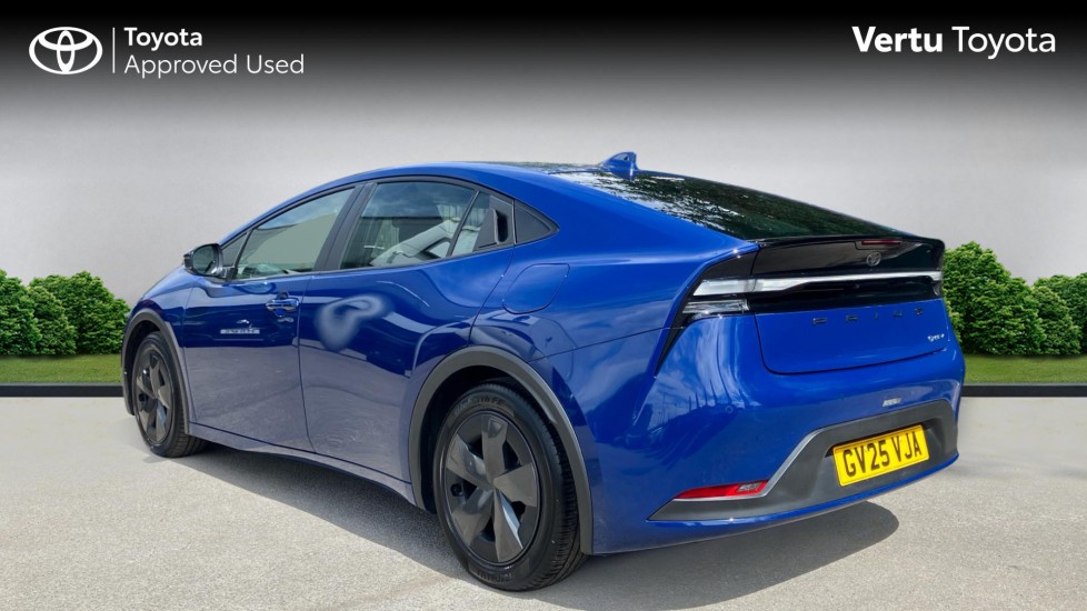 Toyota Prius 2.0 PHEV Design 5dr CVT Hatchback - Image 4
