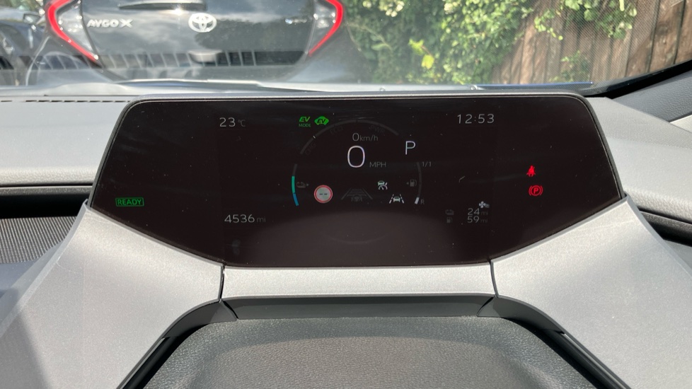 Toyota Prius 2.0 PHEV Design 5dr CVT Hatchback - Image 11
