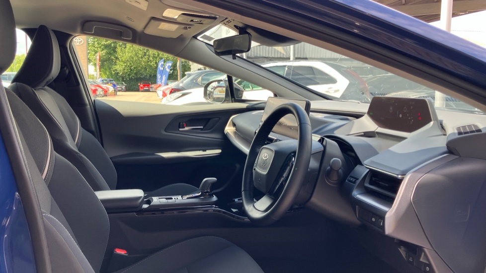 Toyota Prius 2.0 PHEV Design 5dr CVT Hatchback - Image 12