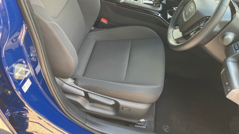 Toyota Prius 2.0 PHEV Design 5dr CVT Hatchback - Image 17