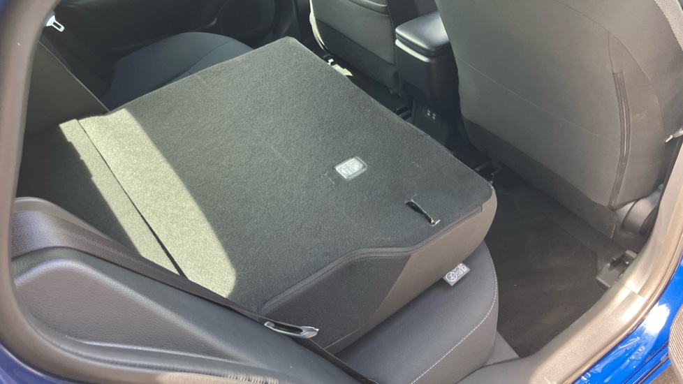 Toyota Prius 2.0 PHEV Design 5dr CVT Hatchback - Image 18