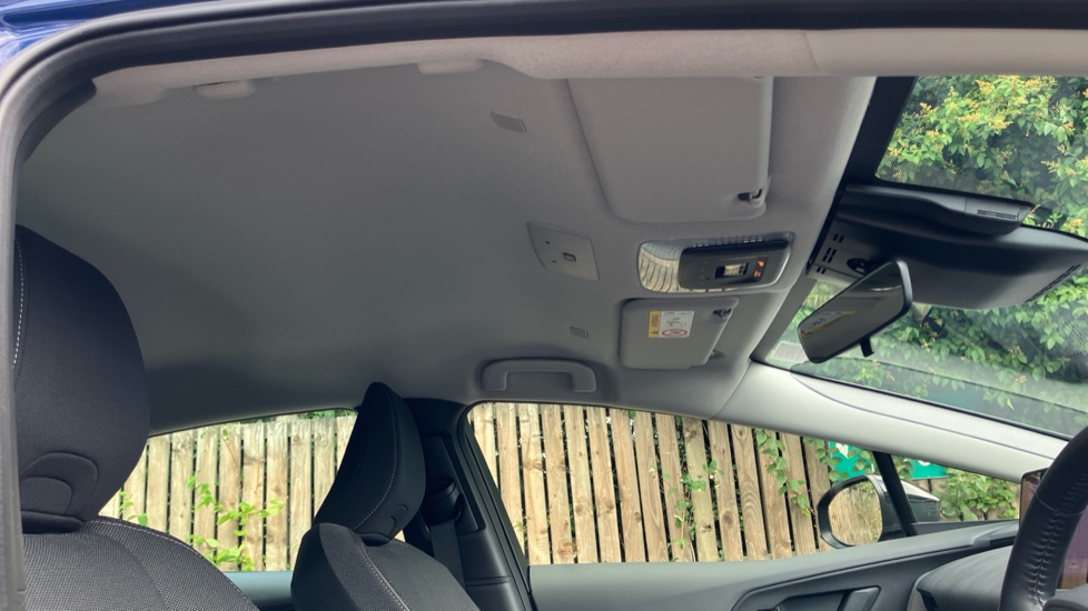 Toyota Prius 2.0 PHEV Design 5dr CVT Hatchback - Image 19