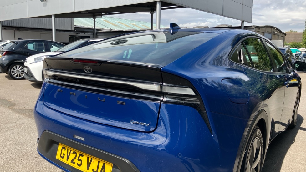 Toyota Prius 2.0 PHEV Design 5dr CVT Hatchback - Image 21