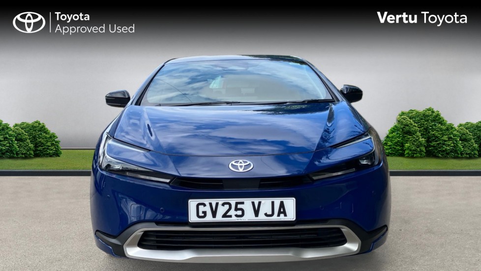 Toyota Prius 2.0 PHEV Design 5dr CVT Hatchback - Image 22