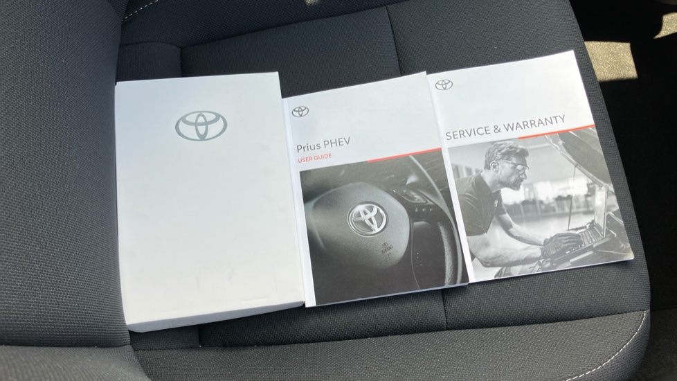 Toyota Prius 2.0 PHEV Design 5dr CVT Hatchback - Image 27