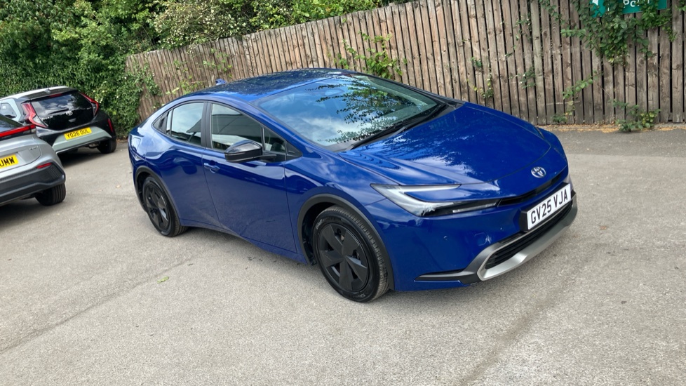 Toyota Prius 2.0 PHEV Design 5dr CVT Hatchback - Image 29
