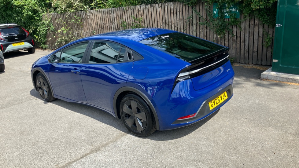 Toyota Prius 2.0 PHEV Design 5dr CVT Hatchback - Image 33