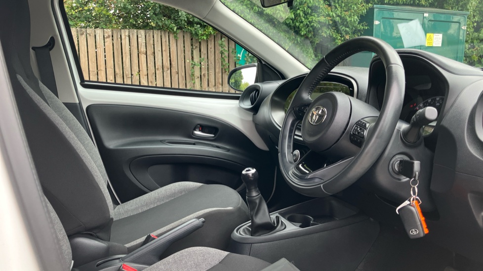 Toyota Aygo X 1.0 VVT-i Pure 5dr Petrol Hatchback - Image 12