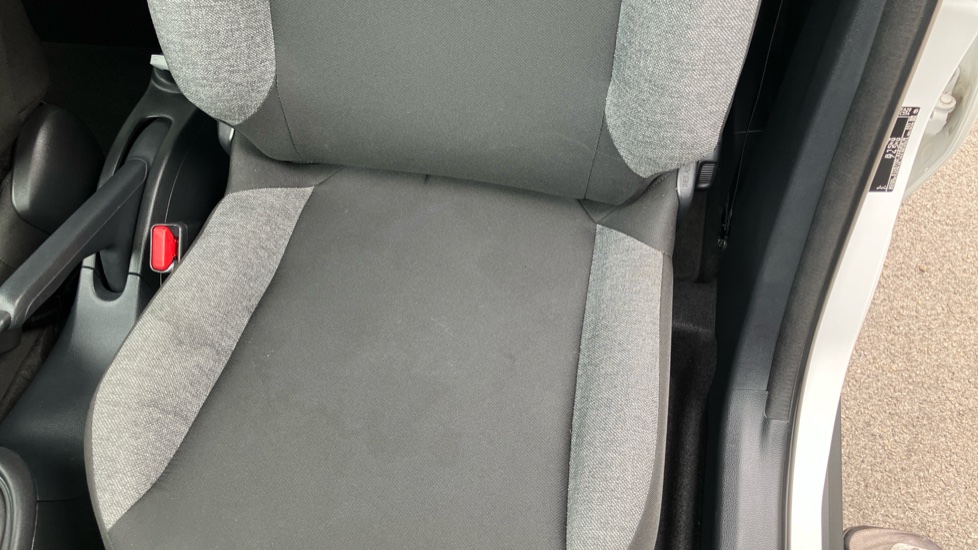 Toyota Aygo X 1.0 VVT-i Pure 5dr Petrol Hatchback - Image 17