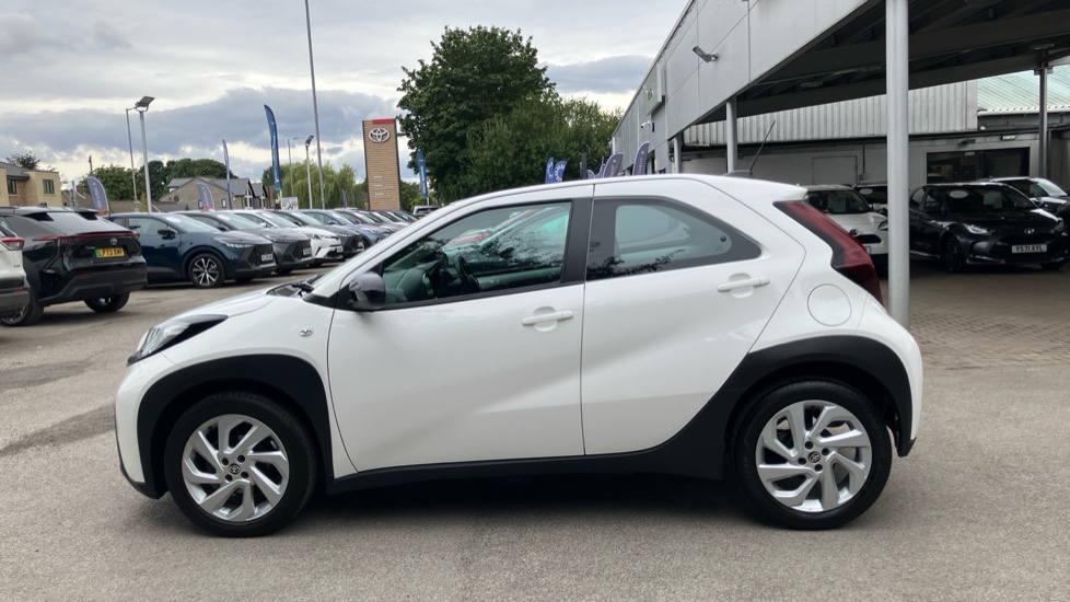 Toyota Aygo X 1.0 VVT-i Pure 5dr Petrol Hatchback - Image 24