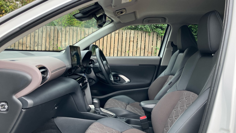 Toyota Yaris Cross 1.5 Hybrid Excel 5dr CVT Hybrid Estate - Image 5