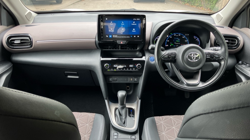 Toyota Yaris Cross 1.5 Hybrid Excel 5dr CVT Hybrid Estate - Image 6
