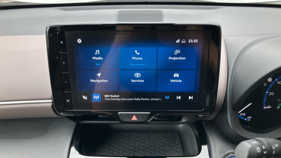 Toyota Yaris Cross 1.5 Hybrid Excel 5dr CVT Hybrid Estate - Image 9