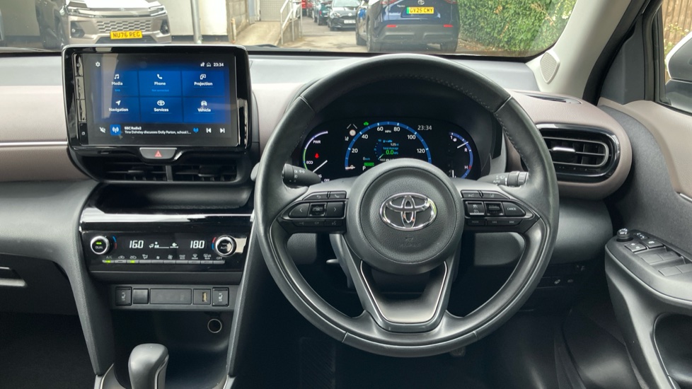 Toyota Yaris Cross 1.5 Hybrid Excel 5dr CVT Hybrid Estate - Image 10