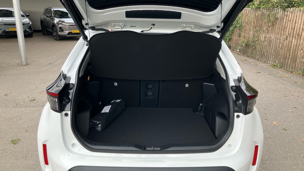 Toyota Yaris Cross 1.5 Hybrid Excel 5dr CVT Hybrid Estate - Image 13