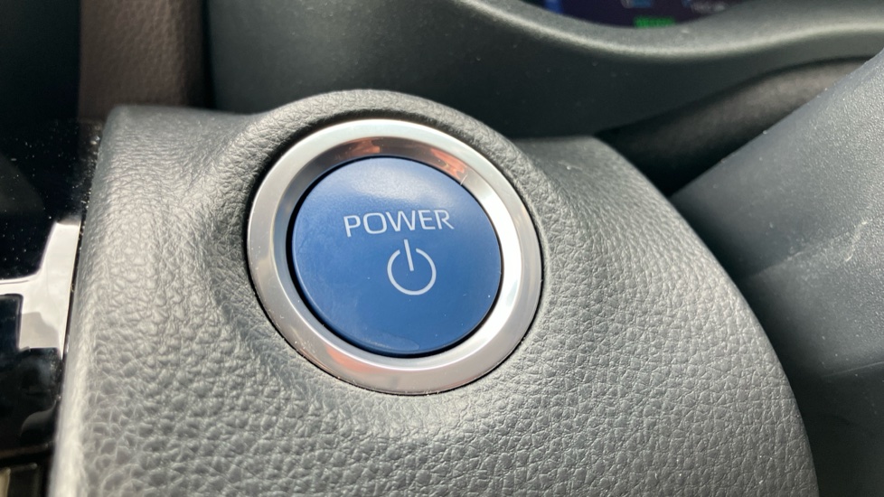 Toyota Yaris Cross 1.5 Hybrid Excel 5dr CVT Hybrid Estate - Image 16
