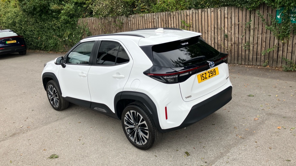 Toyota Yaris Cross 1.5 Hybrid Excel 5dr CVT Hybrid Estate - Image 33