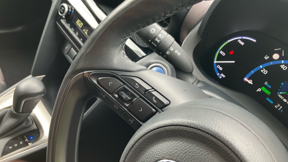 Toyota Yaris Cross 1.5 Hybrid Excel 5dr CVT Hybrid Estate - Image 34