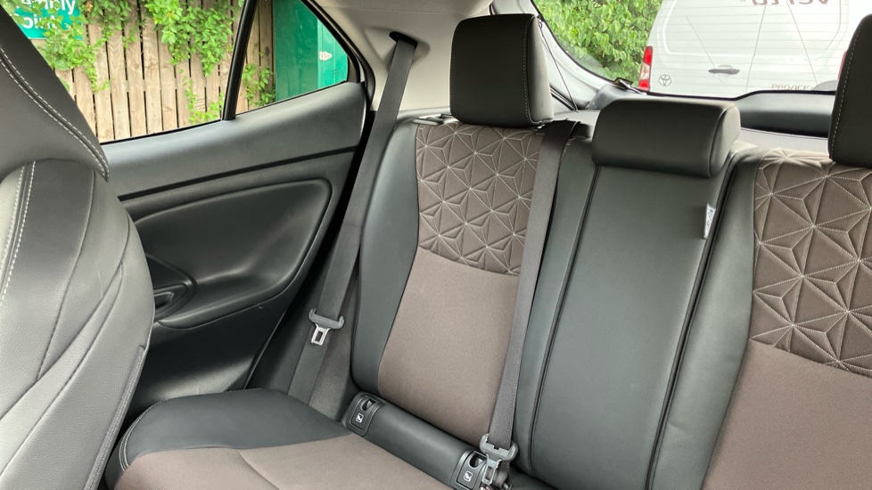 Toyota Yaris Cross 1.5 Hybrid Excel 5dr CVT Hybrid Estate - Image 37