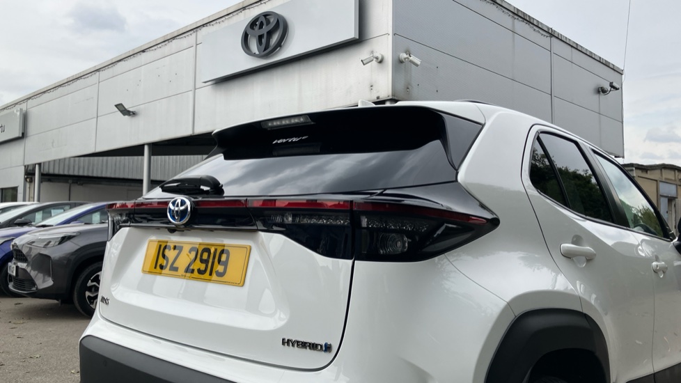 Toyota Yaris Cross 1.5 Hybrid Excel 5dr CVT Hybrid Estate - Image 38