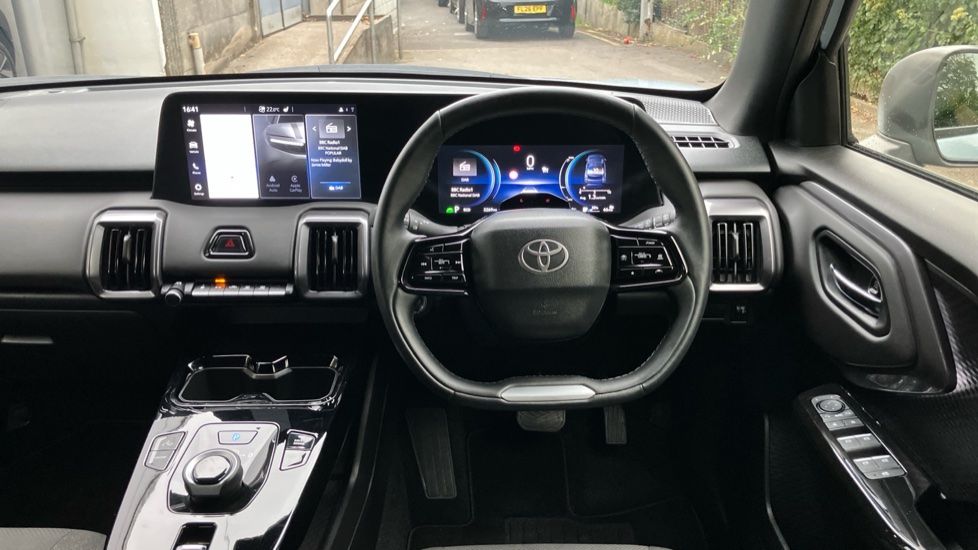 Toyota Urbancruiser 128kW Design 61kWh 5dr Auto Electric Estate - Image 7